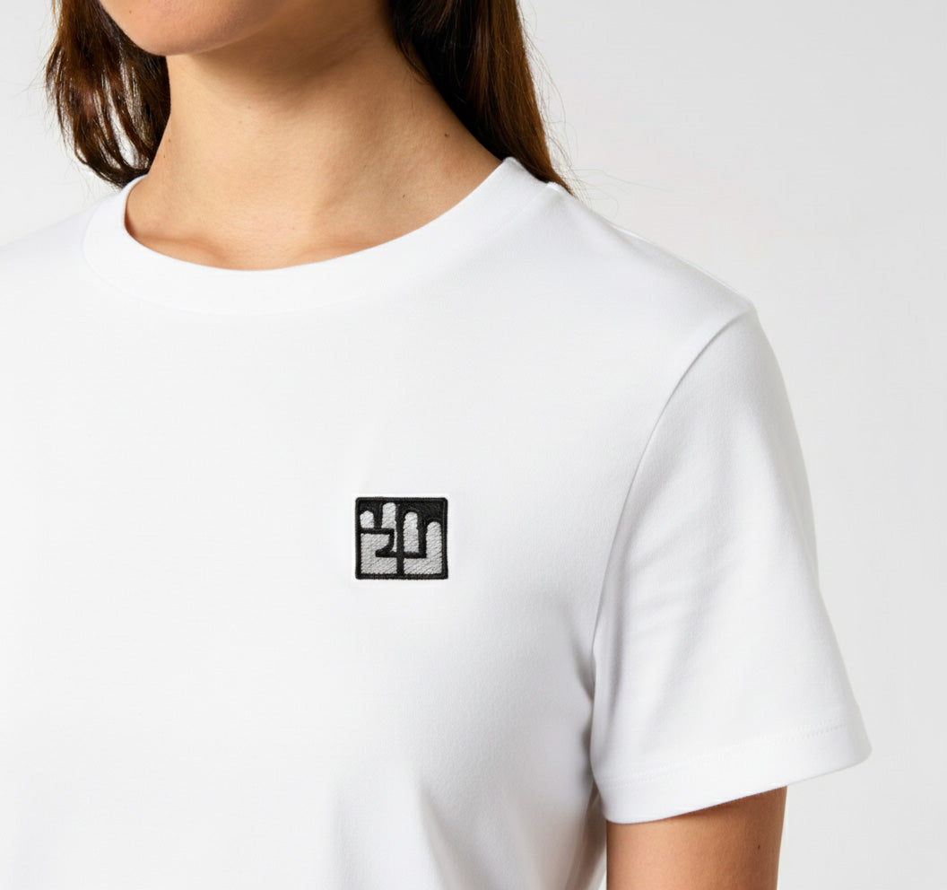 Universal Women's Fist Tee Anthracite
